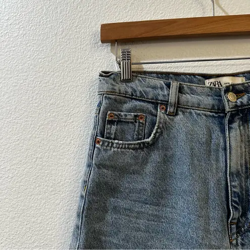 ZARA  Women's The 90s Bermuda High Rise Cut Off Denim Shorts Size 4 Light Blue