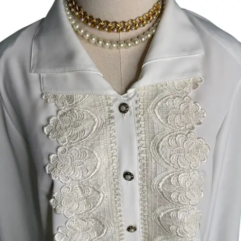 Vintage Kathy Che double collar fancy button lace front secretary blouse size 8 White