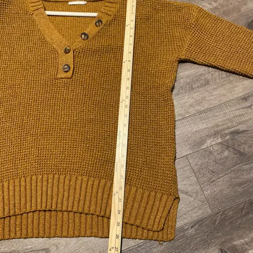 New In Oversized Caramel Colored Waffle Knit Button V Neck Sweater Tan Size L