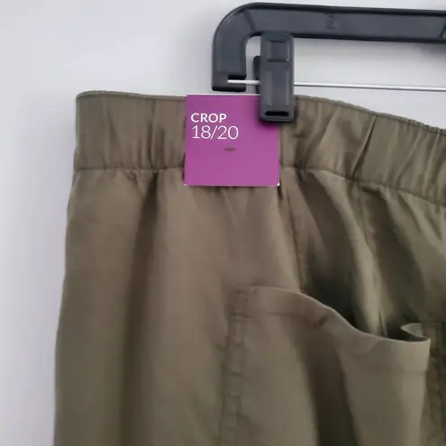 Lane Bryant  Women's Green Crop Wide Leg Pleated Pants 18/20