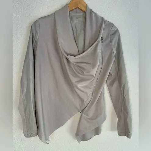 BLANK NYC  Grey Faux Leather Moto Diagonal Zip Jacket Y2K Minimalist Neutral Boss