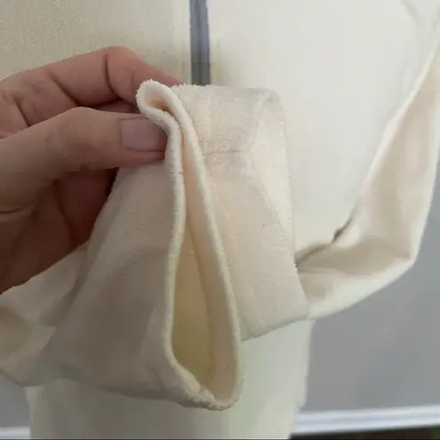 Mountain Hardwear Microchill Lite Lightweight Fleece Top 1/2 Zip Cream Ivory