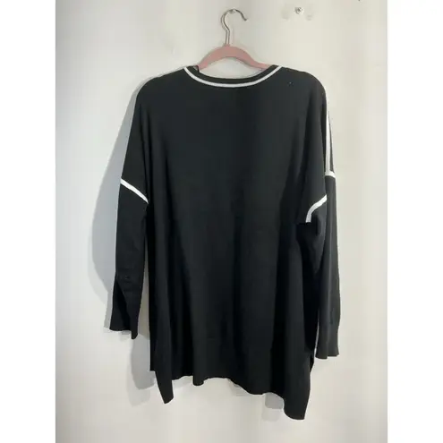 Womans Grace The Perfect Fir Woman 2x Black White Pullover Long Sleeve Sweater