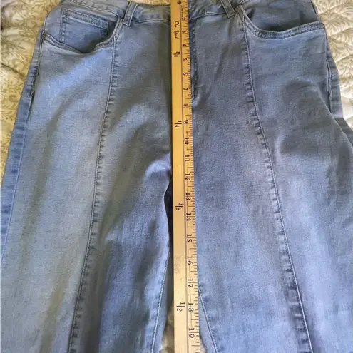 American Bazi Light Wash Wide-Leg Jeans with Front Slits ā Size 2X