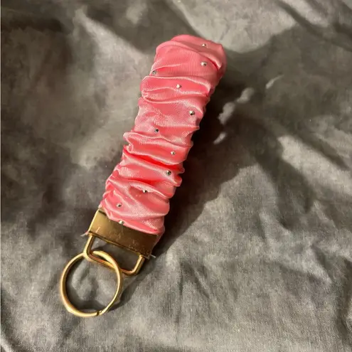 NWOT Coral pink studded scrunchie keychain