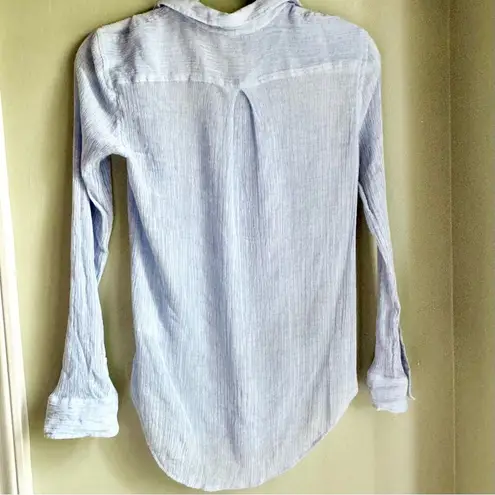 Club Monaco Vintage Light Blue Crinkle Button Down Plisse Y2K Blouse Sz XS