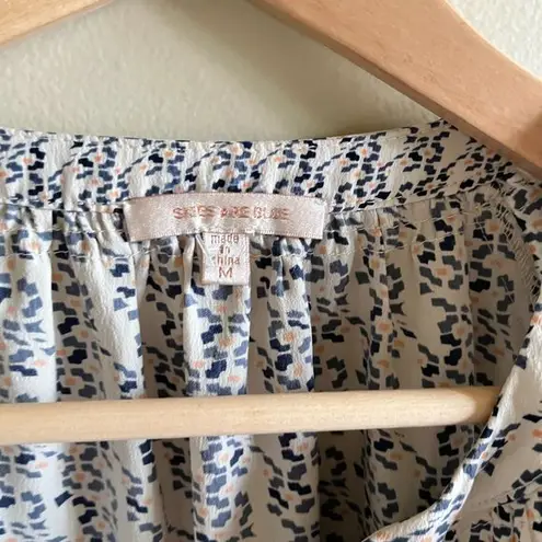 Skies Are Blue Anthropologie SKIES ARE BLUE Cream Navy balloon sleeve blouse size M Top V Neck