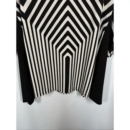 Coco Bianco shark bite black white top size small