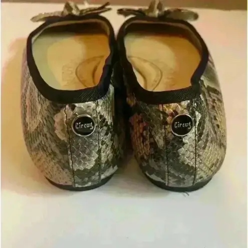 Circus by Sam Edelman  women's‎ snake print flats with bow size 6