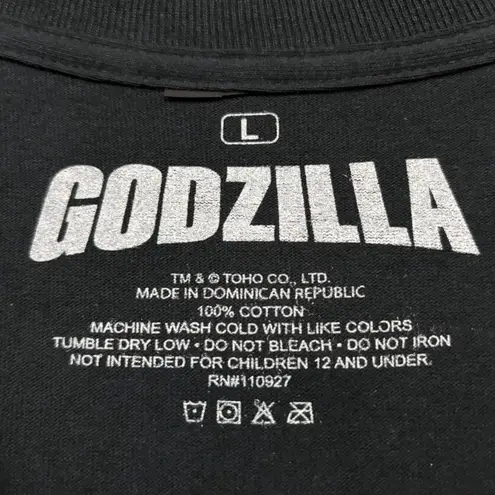 Godzilla King of Monsters World Devastation Tour Demolished T-Shirt Size Large