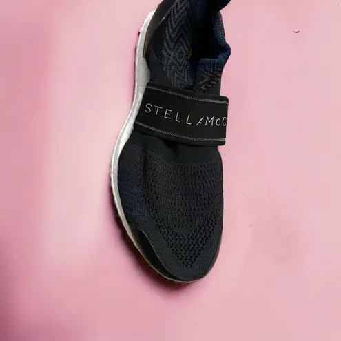 Adidas UltraBoost X Stella McCartney
Black & White 3D Sneaker Size 5 Black