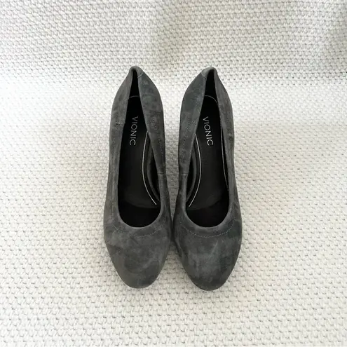 Vionic  Camden Dark Grey Suede Round Toe Wedge Heel Dress Shoe 7 Like New