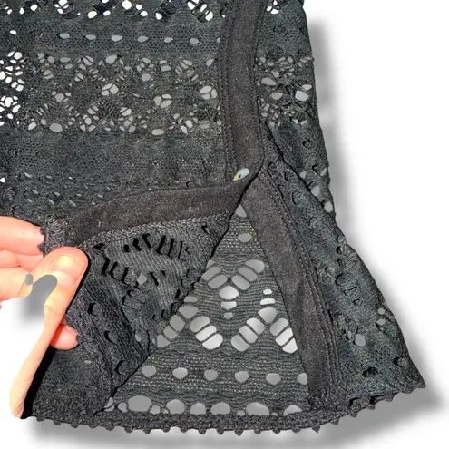 Robin Piccone Penelope Crochet Black Halter Neck Swimsuit Top Sz M Beach Pool