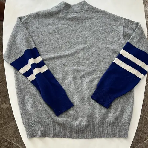 Velvet by Graham and Spencer 100% Cashmere Gray Blue Stripe Sleeve Sweater M Size M