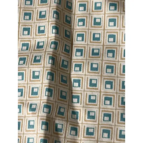 IZOD 2 Pair Womens XFG Stretch Gold Shorts Geometric Brown Blue 12" Inseam Sz 16