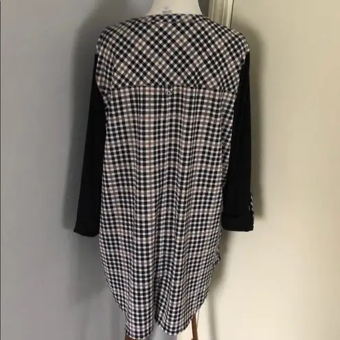 Peter Nygard New top