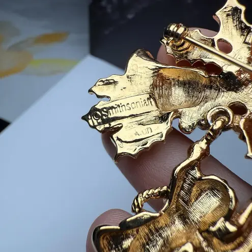 Smithsonian Avon Christmas Bells Cherub Angel Rhinestone Enamel Brooch Pin Gold