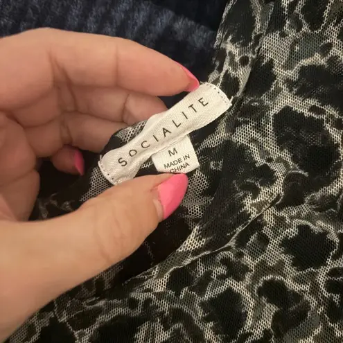 Socialite Leopard Print Long Sleeve Bodysuit - Image 2