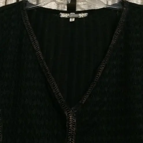 Gimmicks by BKE Gimmicks Black Mesh Lace V-Neck Top