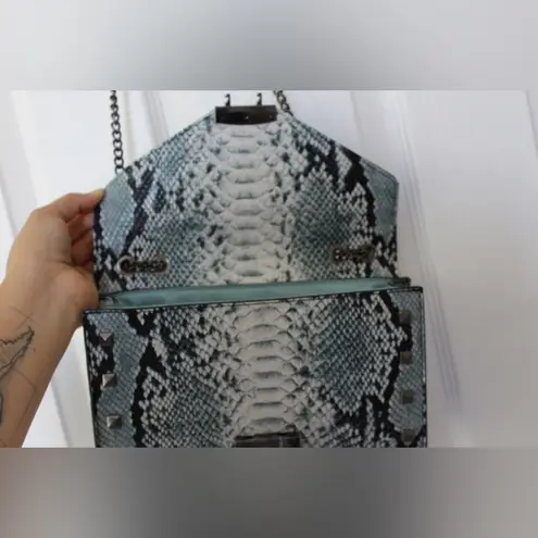 Badgley Mischka | Light Blue Vegan Leather Crossbody Purse