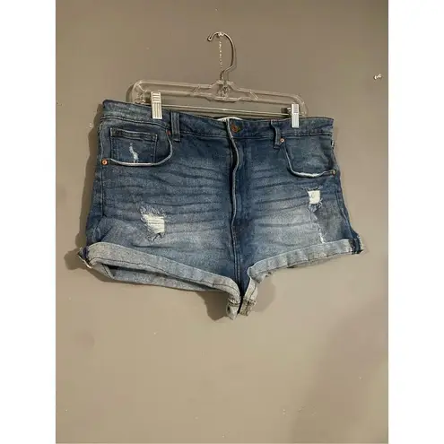 Celebrity Pink  Medium Wash Short Denim Shorts Size 21/35