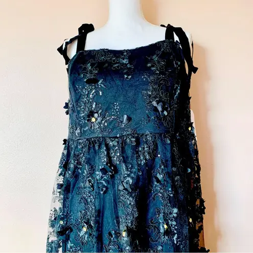 Arula Black & Gold Floral Appliqué Sequin Shimmer Sleeveless Maxi Dress. Size 1X