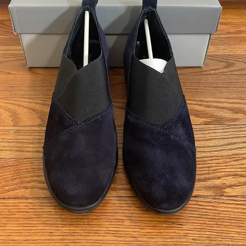 The Flexx Suede Cross