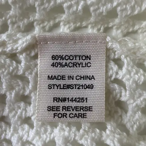 Moon & Maddison White Crochet Shorts