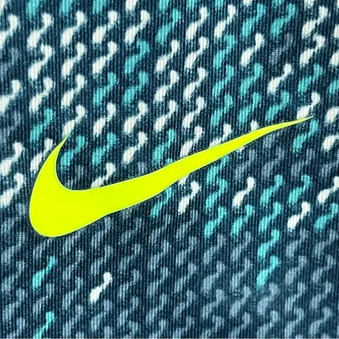 Nike  Pro Women's Size Medium Green Geometric Print Dri-Fit Leggings