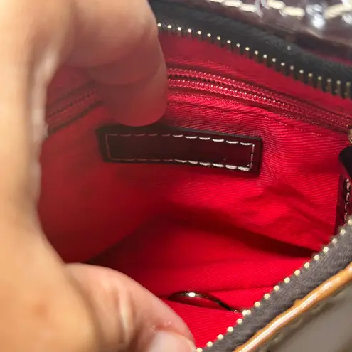 Dooney & Bourke  Patent Leather‎ Bitsy Bag Brown Wristlet with Logo Plate