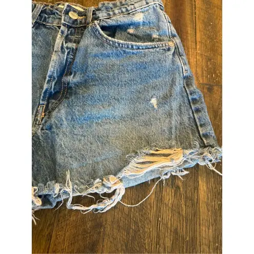 ZARA  cut off jean shorts size 6 cheeky medium wash button fly