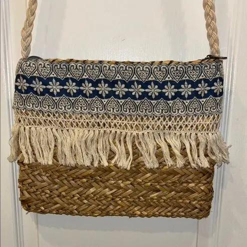 SUN AND SAND TAN WOVEN SHOULDER BAG BLUE & CREME COLOR CLOTH DESIGN WITH FRINGE