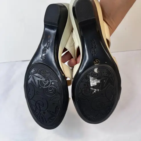 Strictly Comfort Strappy Open Toe Sandals Low Heel Gold Studs Dressy Size 7.5 White