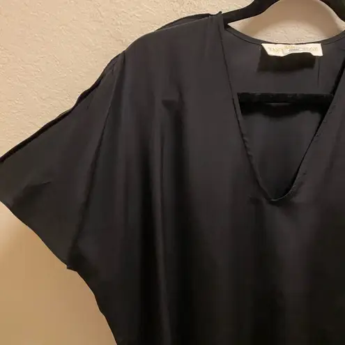 Ramy Brook  Black Silk Short Sleeve V-Neck Top Size M Made In USA