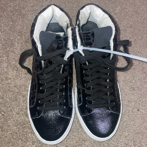 P448 NWOT Black Fantasy Glitter Croc Embossed High-Top Gym Shoe Sneaker