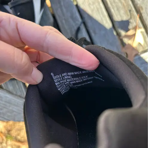 Wild Fable Women’s Chandler Jogger Sneakers with Memory Foam Insole  Black size 9