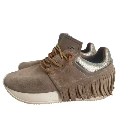 Esseutesse Suede Fringe Sneaker