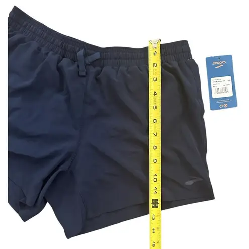 Brooks  Women’s Moment 5 Inch Short Navy Size Medium NWT 221582