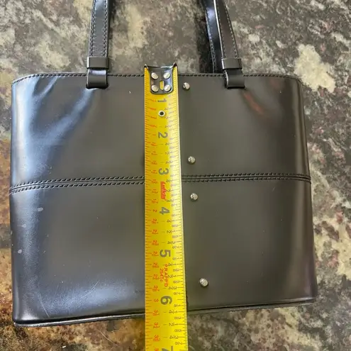 Tod's Black Tote Bag with Minimalist Design