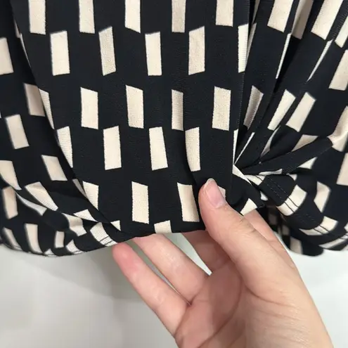 Clara Sun woo Geometric Black/Ivory Print 3/4 Sleeve Front Knot hem Blouse sz L Black Size L