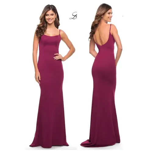 La Femme  Simple Elegant Long Jersey Dress with Scoop Neck in Burgundy