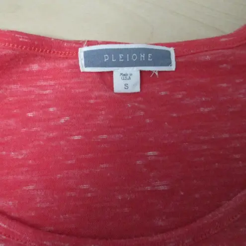 Pleione Cutout Neckline T-Shirt - Sz Sml