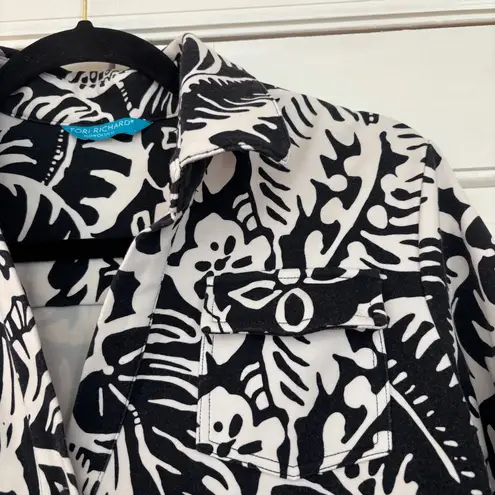 Tori Richard Honolulu Black White Hawaiian Floral Shirt Dress Size 4 Beach Vacay