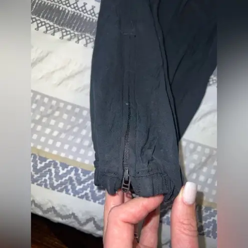 Lululemon  Essential Affinity‎ Mid Rise Jogger
Size 4