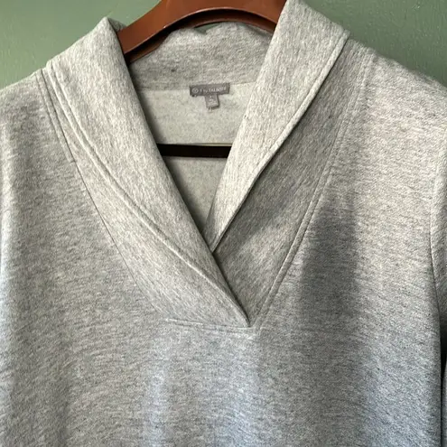 Women’s Sz XL light grey fleece collar casual sweater Gray