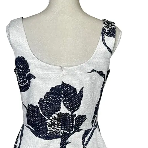 W By Worth Women’s Textured Floral Print Dress Size 4 Sleeveless Fit & Flare