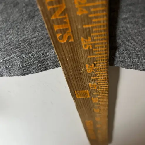 Urban Outfitters Undefeated Play Dirty T Shirt Gray Medium M Graphic Tee Cotton Short Sleeve Logo