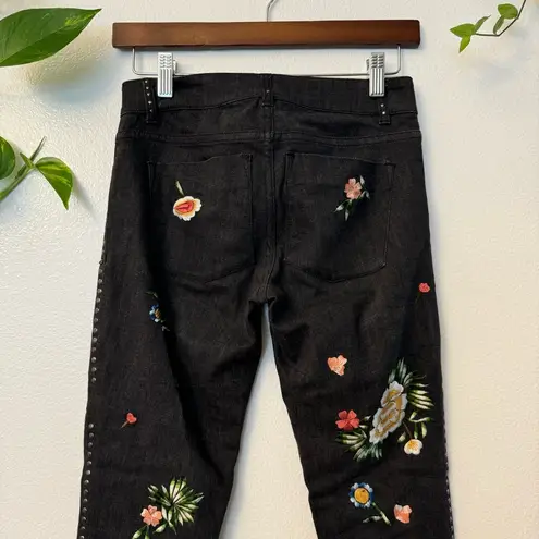 Alice + Olivia 
Jane Embroidered and Studded Skinny Jeans in Washed Black