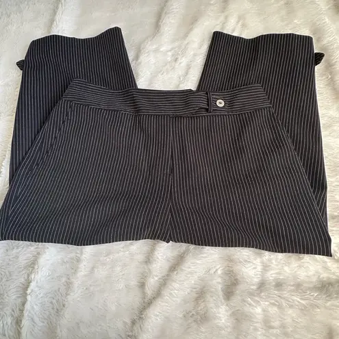 Sport Haley women Capri Pants in Black and White Size 8