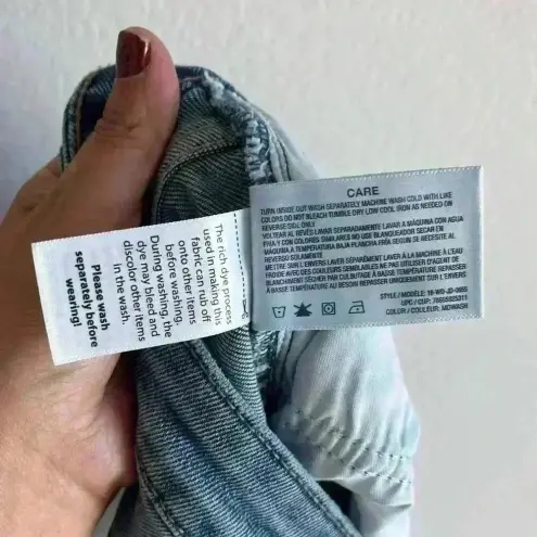 Jordache  Women’s High‎ Rise Straight Raw Hem Blue Cropped Jeans Size 16